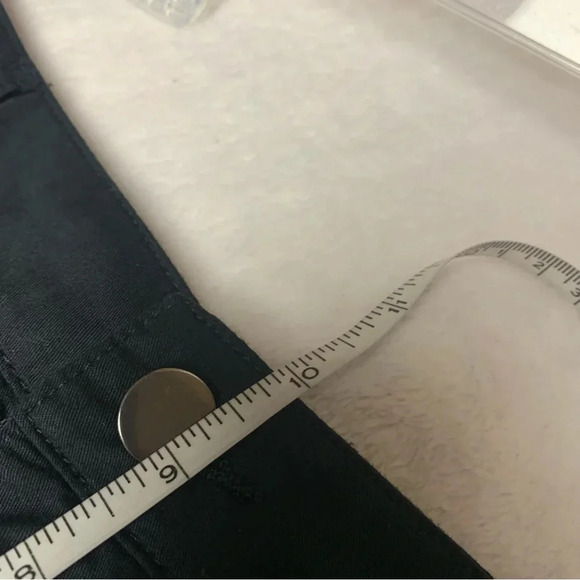 Relativity black cuffed shorts 8 inch length size 12 no stretch real pockets - Picture 8 of 12